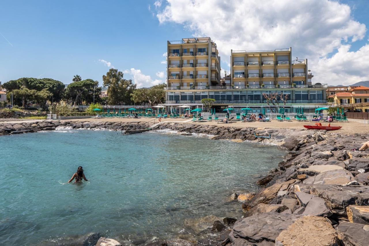 דיאנו מרינה Hotel Bellevue Et Mediterranee מראה חיצוני תמונה