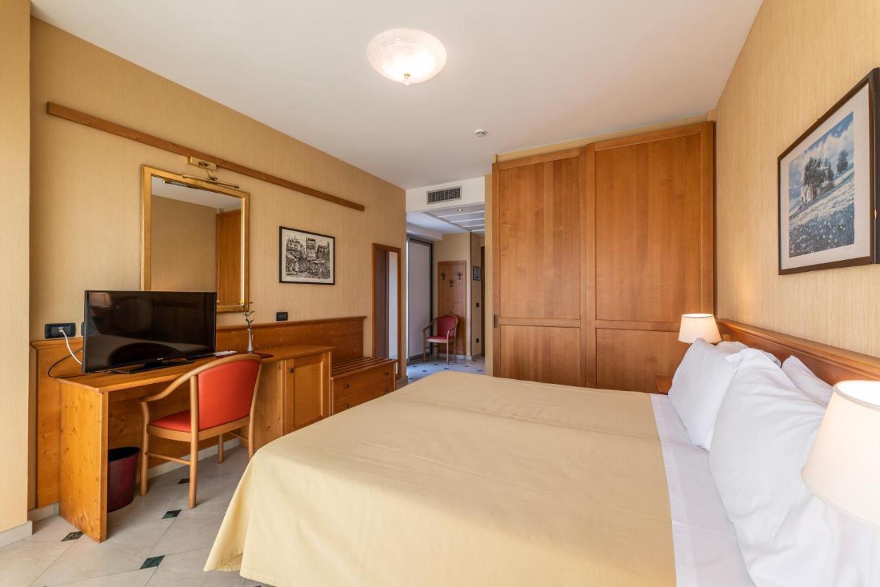 דיאנו מרינה Hotel Bellevue Et Mediterranee מראה חיצוני תמונה