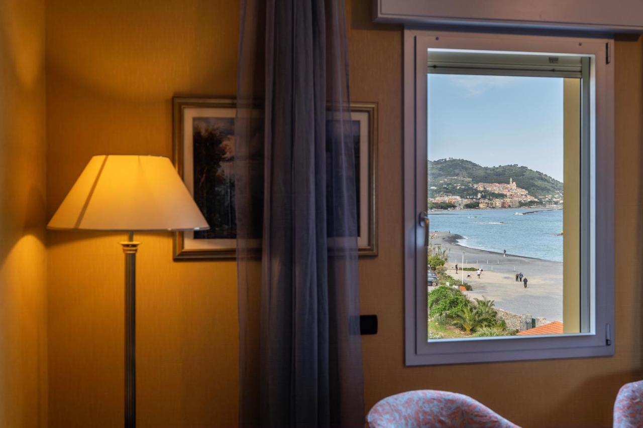 דיאנו מרינה Hotel Bellevue Et Mediterranee מראה חיצוני תמונה