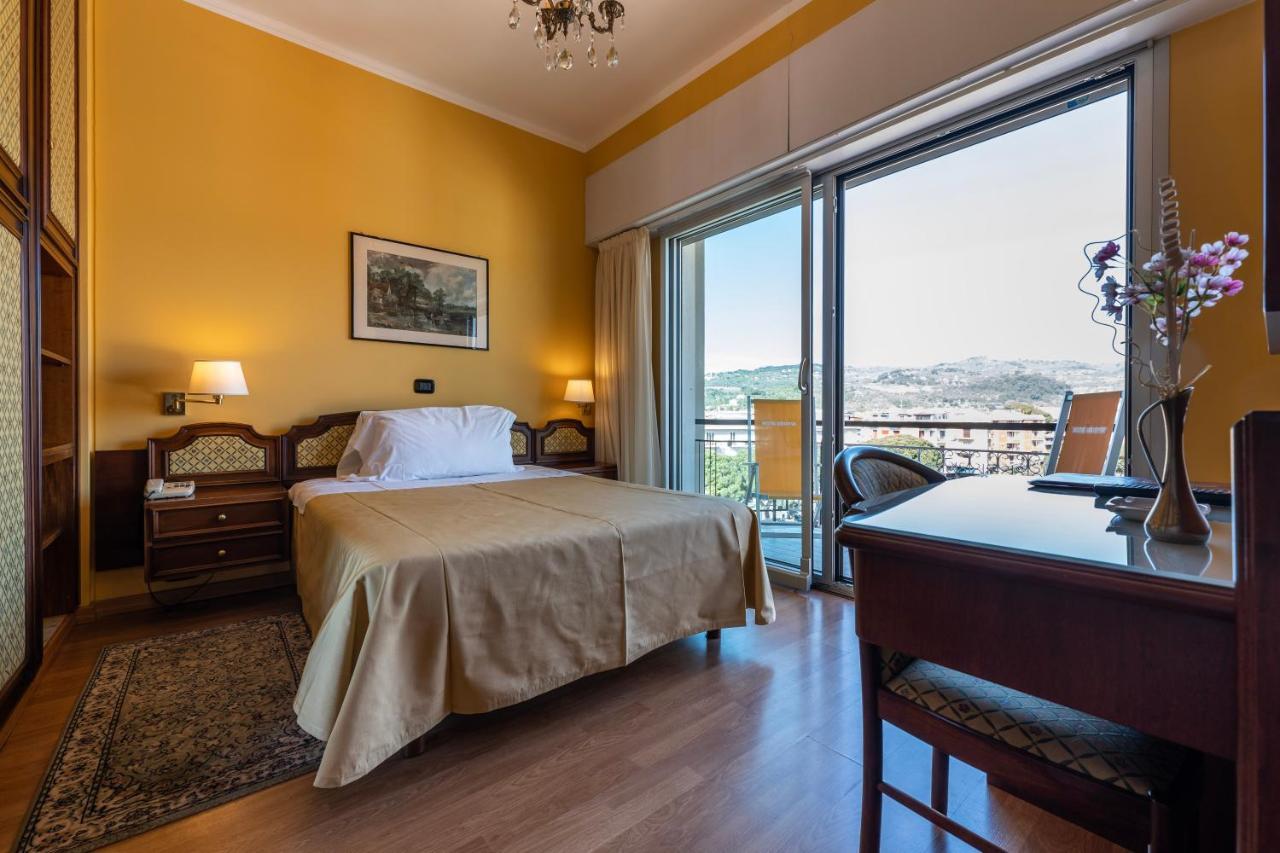 דיאנו מרינה Hotel Bellevue Et Mediterranee מראה חיצוני תמונה