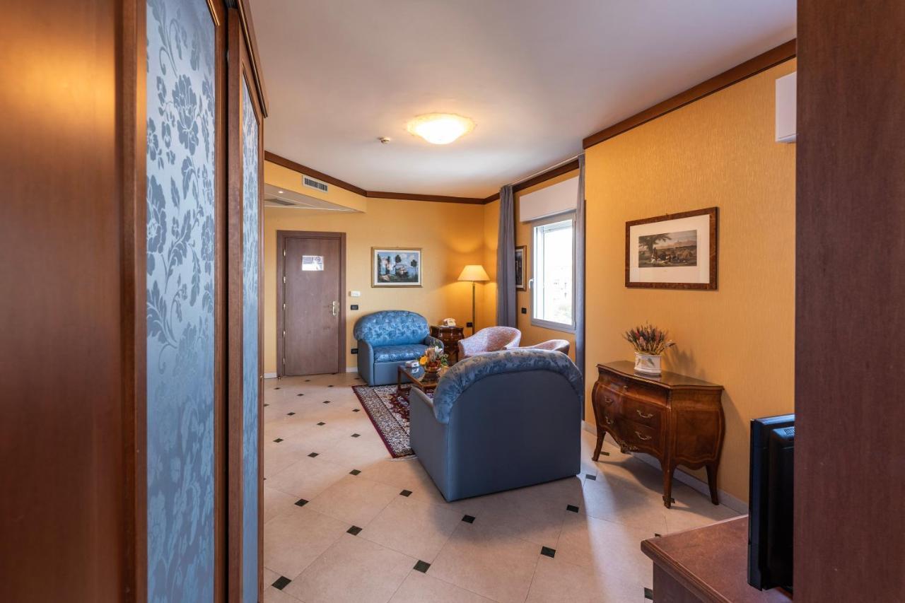 דיאנו מרינה Hotel Bellevue Et Mediterranee מראה חיצוני תמונה