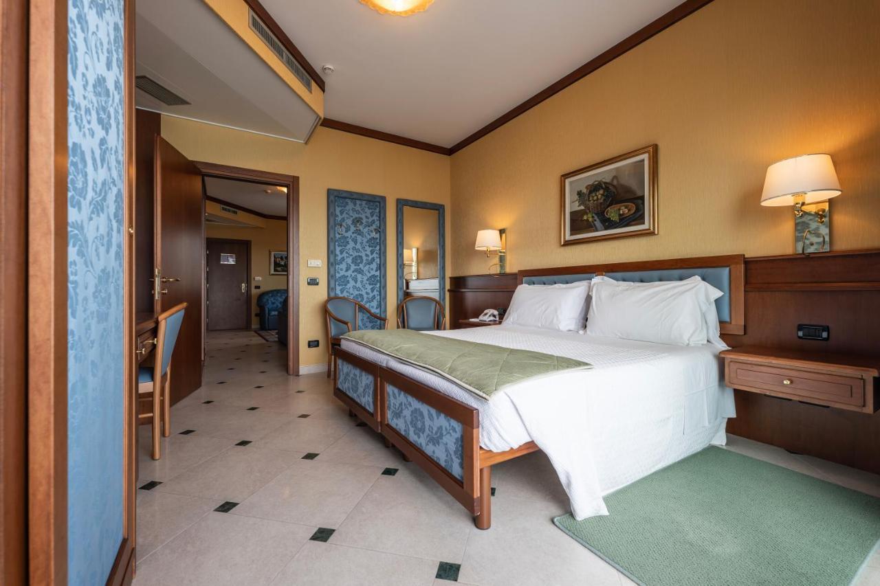 דיאנו מרינה Hotel Bellevue Et Mediterranee מראה חיצוני תמונה