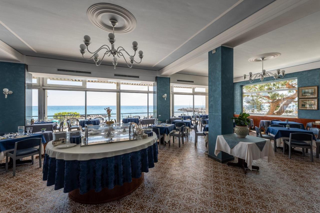 דיאנו מרינה Hotel Bellevue Et Mediterranee מראה חיצוני תמונה