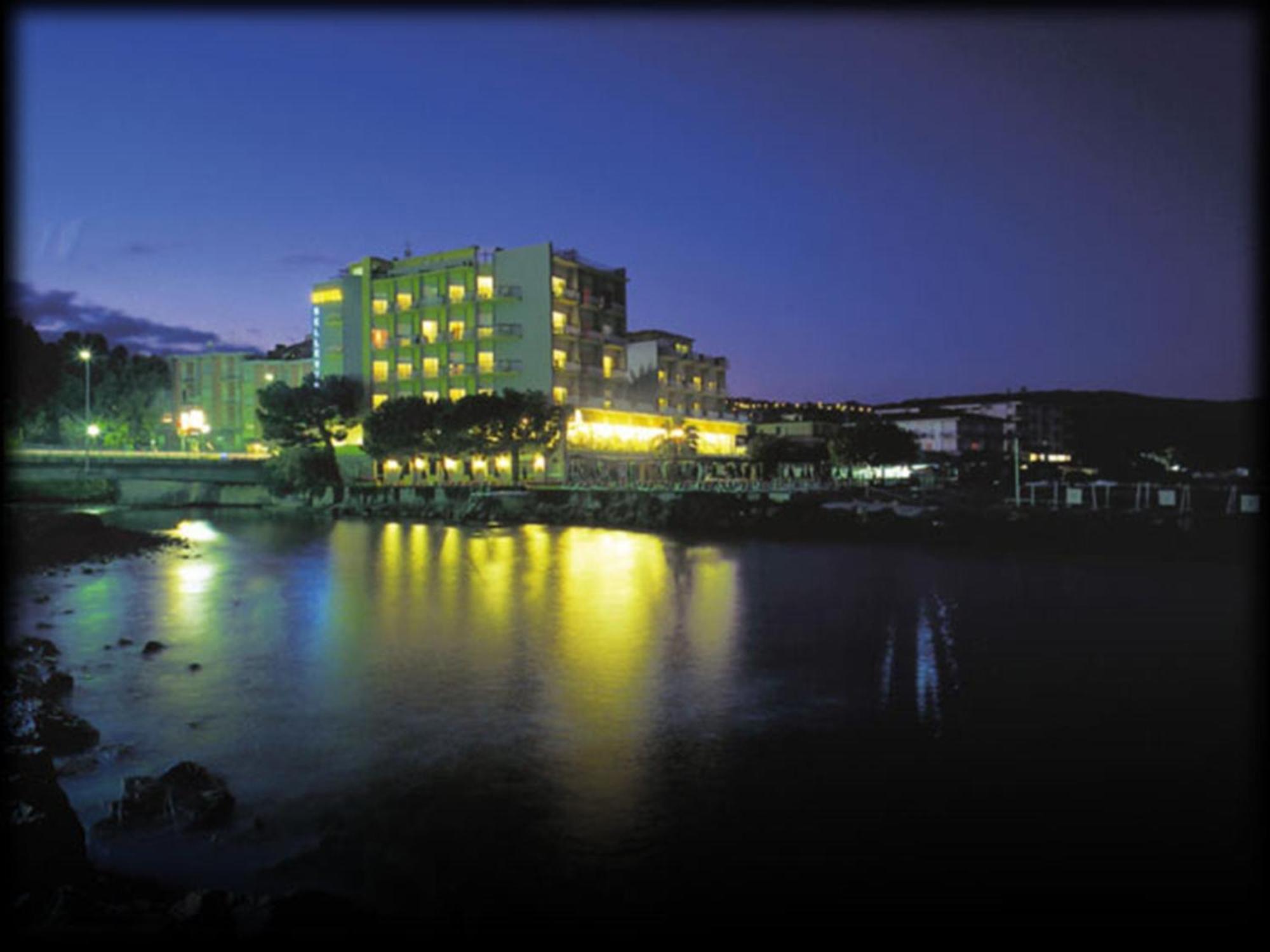 דיאנו מרינה Hotel Bellevue Et Mediterranee מראה חיצוני תמונה