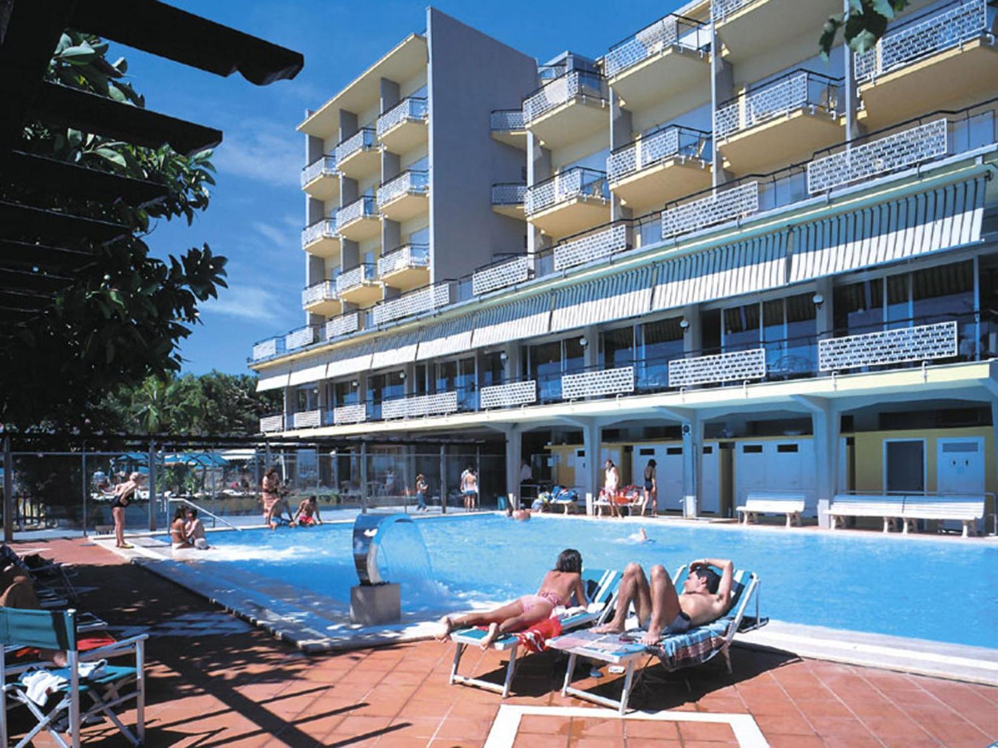 דיאנו מרינה Hotel Bellevue Et Mediterranee מראה חיצוני תמונה