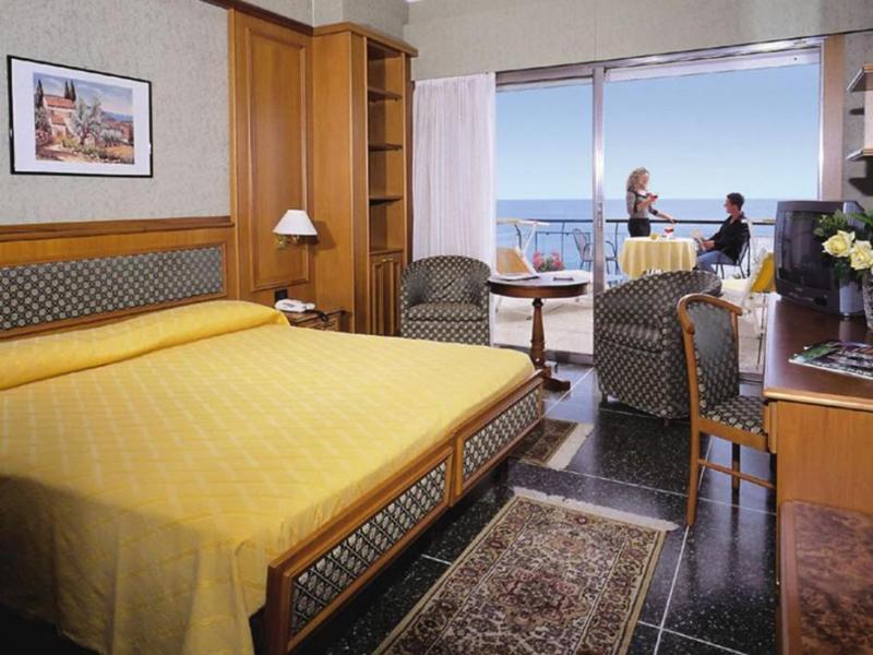 דיאנו מרינה Hotel Bellevue Et Mediterranee מראה חיצוני תמונה