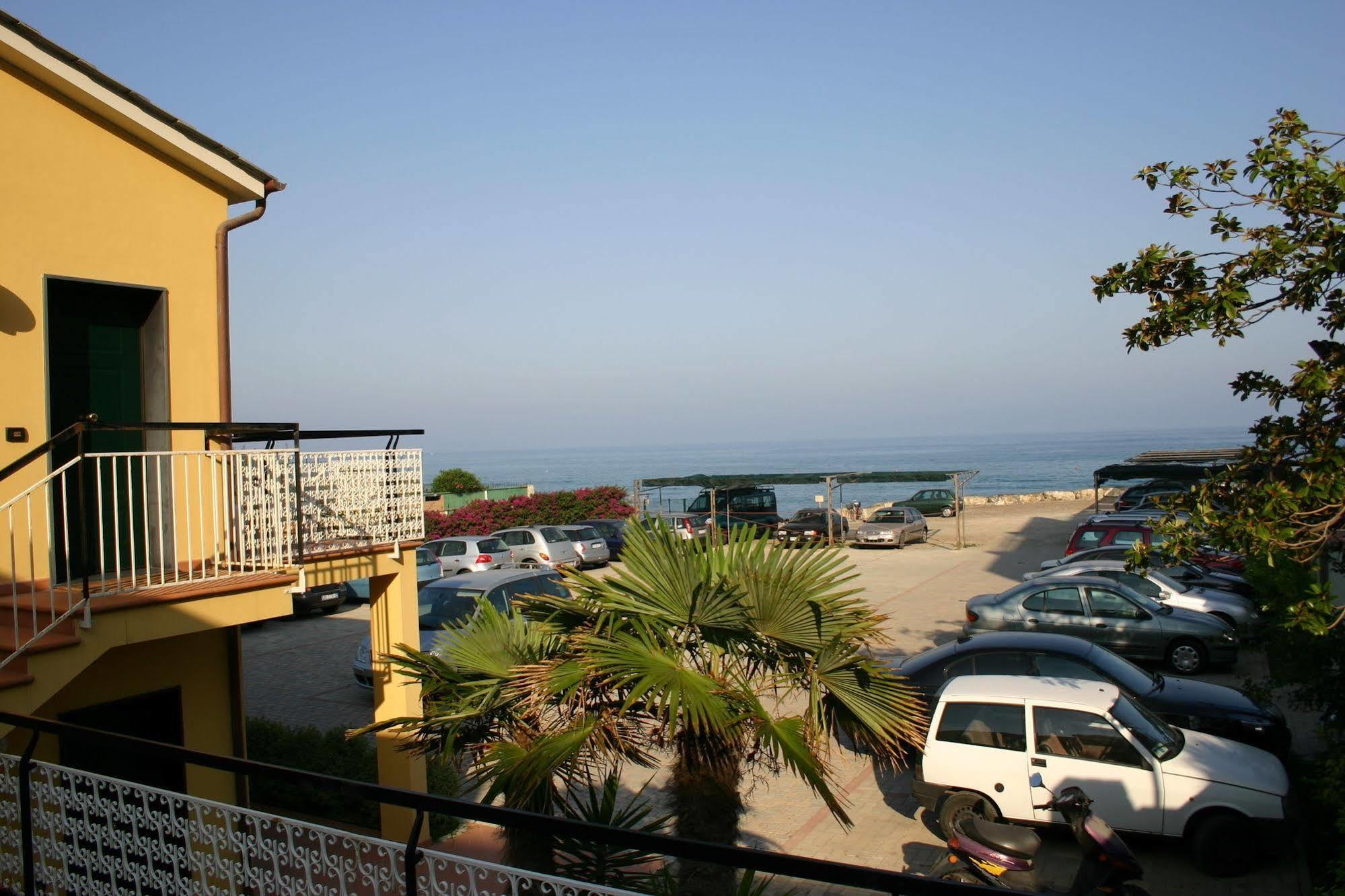 דיאנו מרינה Hotel Bellevue Et Mediterranee מראה חיצוני תמונה