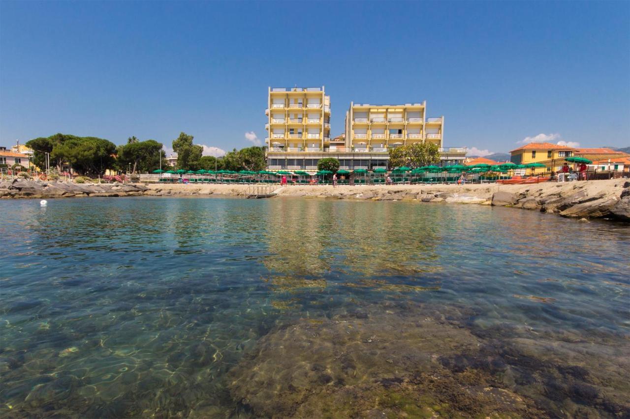 דיאנו מרינה Hotel Bellevue Et Mediterranee מראה חיצוני תמונה
